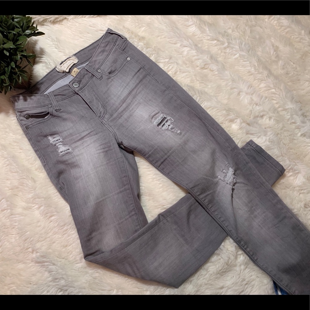 Distressed gray legging